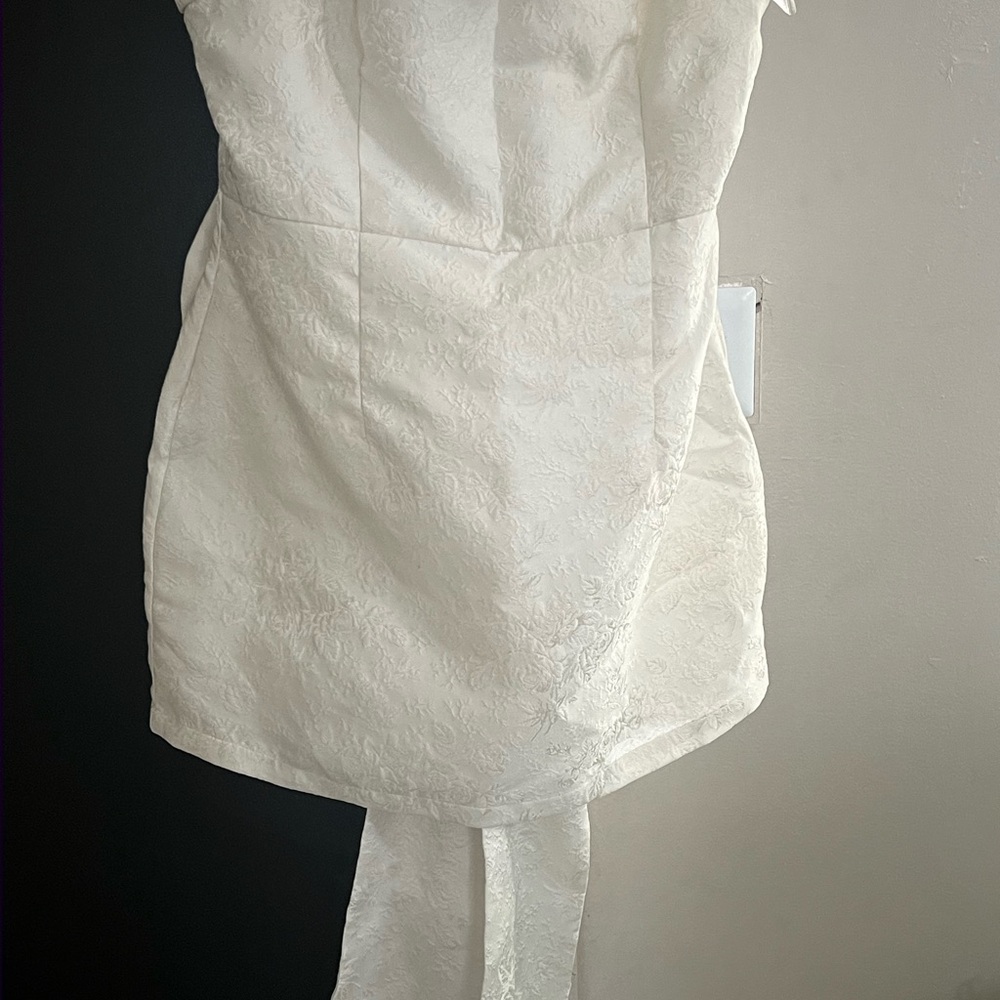 Lulu's Classic White Dress